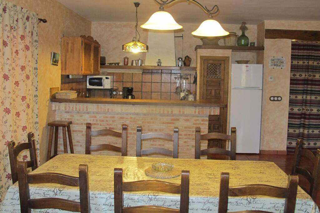 Gran Casa, Lagunas De Ruidera, Bbq, Porche, Chimenea Екстериор снимка